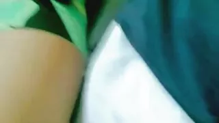 Le frère a vu la sœur xxx gratuit tukif nue-il n'a pas pu résister et l'a baisée!