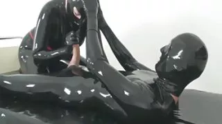 Baisé une mignonne avec un beau cul quand des films x gratuits elle a glissé sa culotte sur le côté