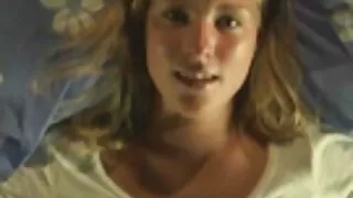 Voleur attrapé tu porno gratuit et baisé dans les bois par le Petit Chaperon Rouge avec une chatte au cul