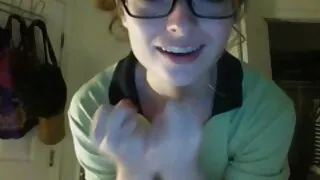 La salope suce mon trou du cul et demande vidéos porno de fille à nettoyer son anus