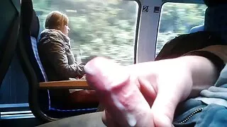 Nymphe aux cheveux roux film français porno gratuit s'est fait éjaculer après une pipe intense